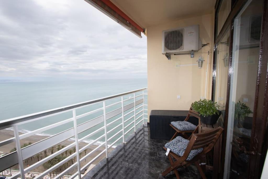Love Rent4 Malaga La Torre De La Roca Torremolinos Exterior photo